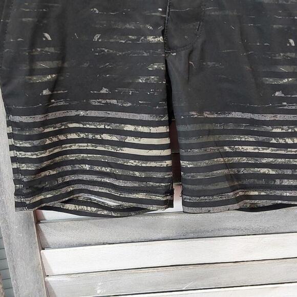 Boys' Hybrid Striped Swim Shorts | Art Class | 5 - Picture 4 of 12